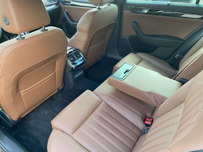 Škoda Superb (2023) Combi 1.5 TSI DSG L&K - fotka 8 z 37