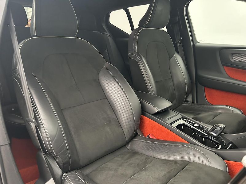 Volvo XC40 2.0 T4 4x4 R-Design - fotka 18 z 30