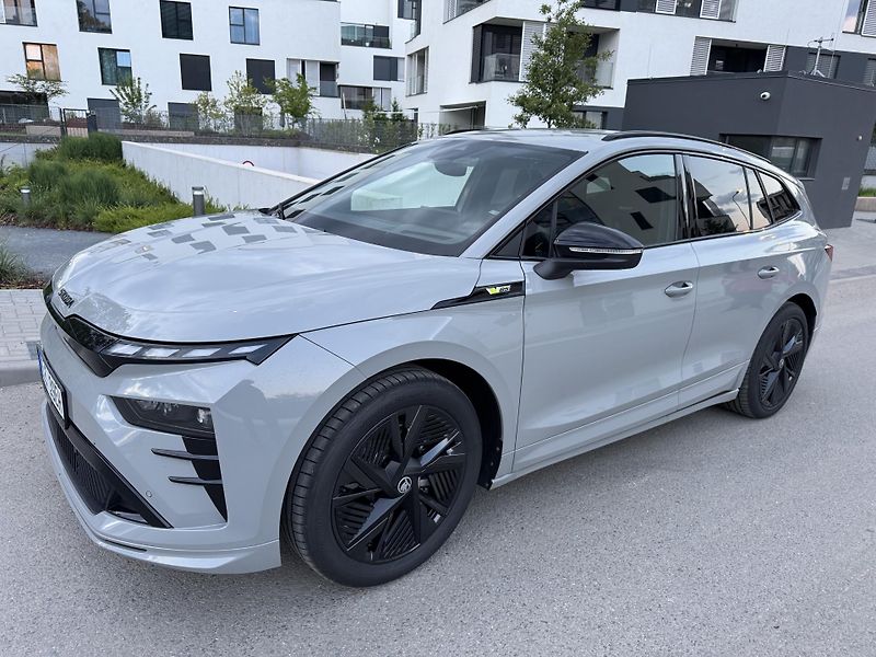 Škoda Enyaq (2025) RS 4x4 82 ČR ZÁRUKA 1 MAJITEL - fotka 1 z 46