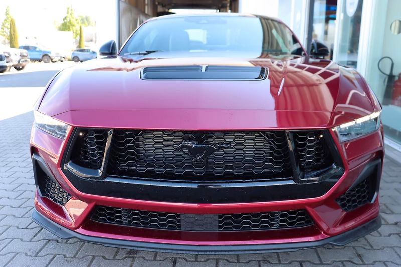 Ford Mustang (2026) Fastback 5.0 Nite Pony - fotka 3 z 28