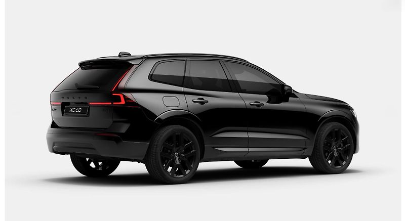 Volvo XC60 (2026) B5 AWD AUT PLUS BLACK EDITION - fotka 5 z 14