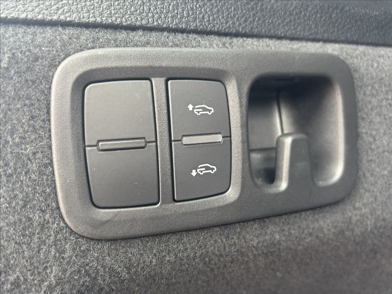 Audi Q7 3,0 TDi,QUATTRO,S-LINE,NEHAVAR - fotka 40 z 41