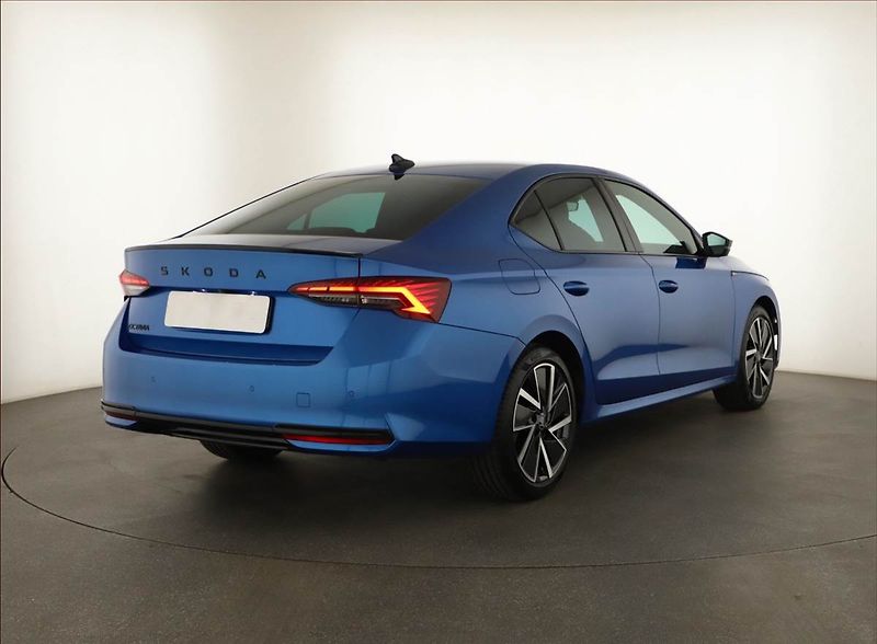 Škoda Octavia (2025) 1.5 eTSI mHEV, SPORTLINE - fotka 5 z 15