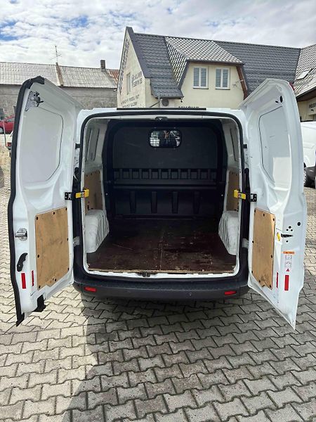 Ford Transit Custom (2015) L2-H1 KLIMA + 6 MÍST - fotka 12 z 14