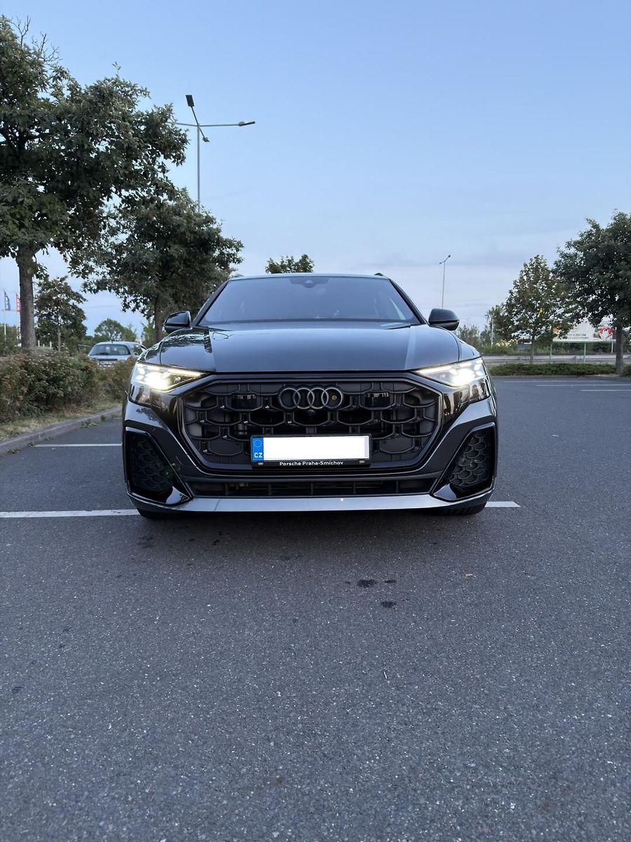 Audi Q8 50TDI, FULL VYBAVA. PANO, B&O.