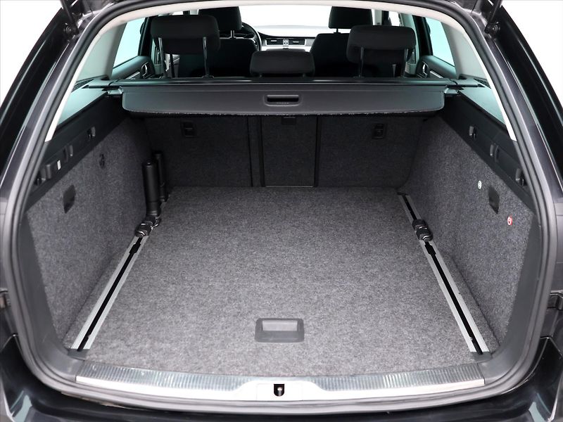 Škoda Superb 2,0 TDI 125kW Ambition DSG - fotka 10 z 39