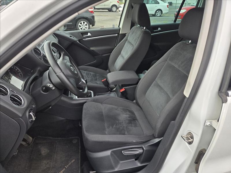 Volkswagen Tiguan 2,0 TDI  4x4 - fotka 8 z 23