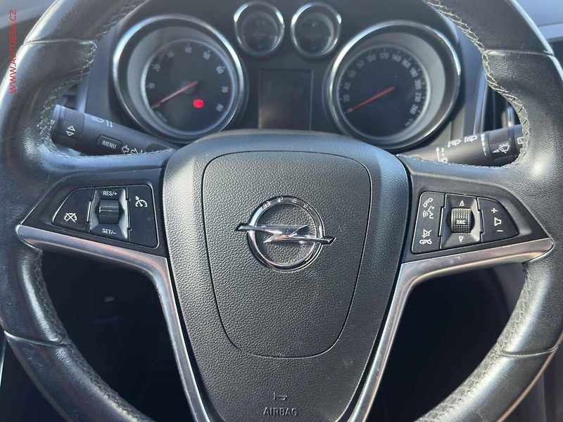 Opel Astra (2011) 1.4 T, 1.maj, AC, tempo - fotka 12 z 18