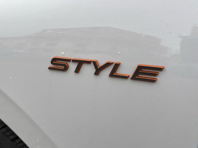 Peugeot 308 (2025) SW STYLE Hybrid e-DCS6 - fotka 25 z 43
