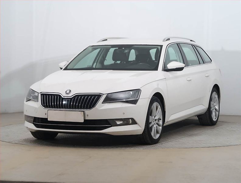 Škoda Superb (2016) Style 2.0 TDI, Navi, Xenony - fotka 2 z 21