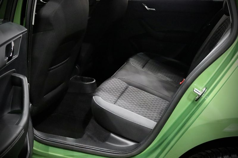 Škoda Rapid Spaceback 1.2 TSI 81 kW - fotka 20 z 26
