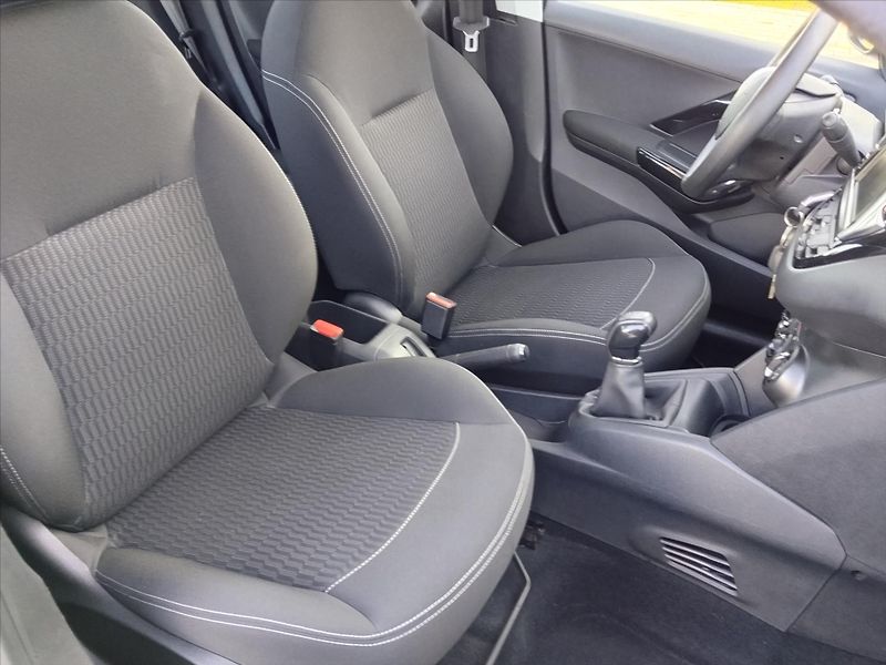 Peugeot 208 1,6   1.6 HDI  55kW Klimatizac - fotka 20 z 29