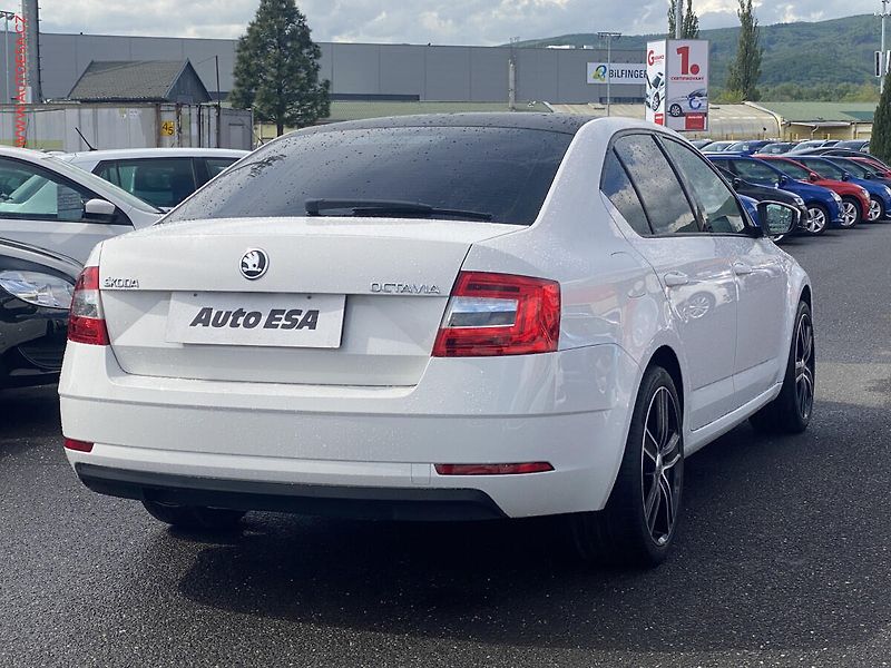 Škoda Octavia (2018) 2.0 TDi, ČR, AC, temp. - fotka 4 z 14