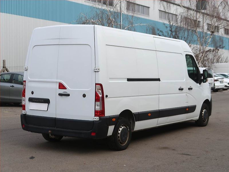 Renault Master (2021) 2.3 dCi 135, L3H2, 12m3, 1.0t - fotka 5 z 16