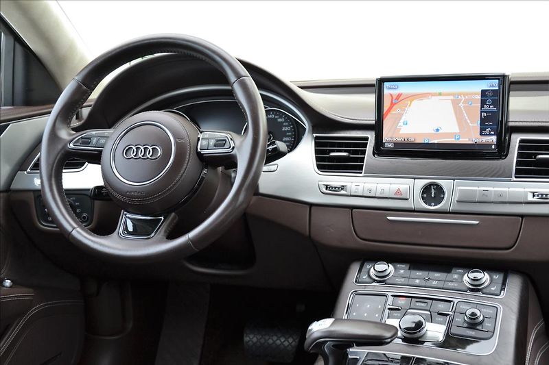 Audi A8 4.2 TDI/V8/Design-Selection/CZ - fotka 20 z 49