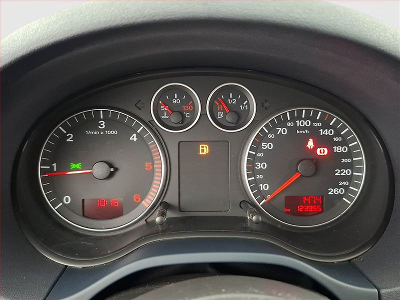 Audi A3 (2004) 2.0 TDI, nová STK - fotka 11 z 14