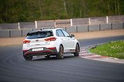 Hyundai i30 N Drive-N na trati mosteckého okruhu