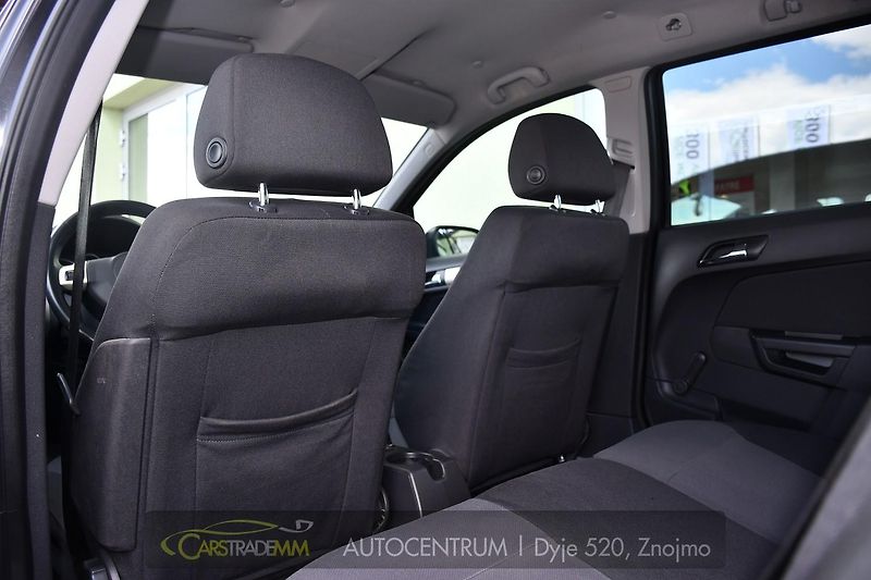 Opel Astra SW 1.6i SPORT A/C  - fotka 12 z 42
