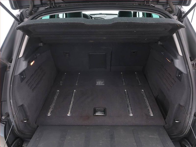 Peugeot 3008 (2013) Hybrid4, 4X4, Automat - fotka 14 z 18