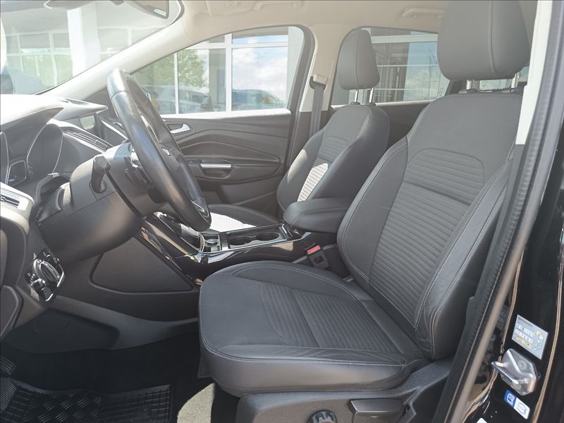 Ford Kuga 2,0 TDCi 4x4 AT Titanium - fotka 9 z 21