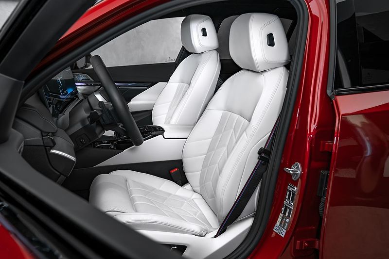 BMW Řada 5 550 e xDrive - fotka 15 z 25