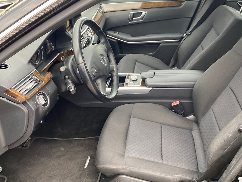 Mercedes-Benz Třídy E (2012) 220 CDI (125kW) NM Aut. - fotka 11 z 28
