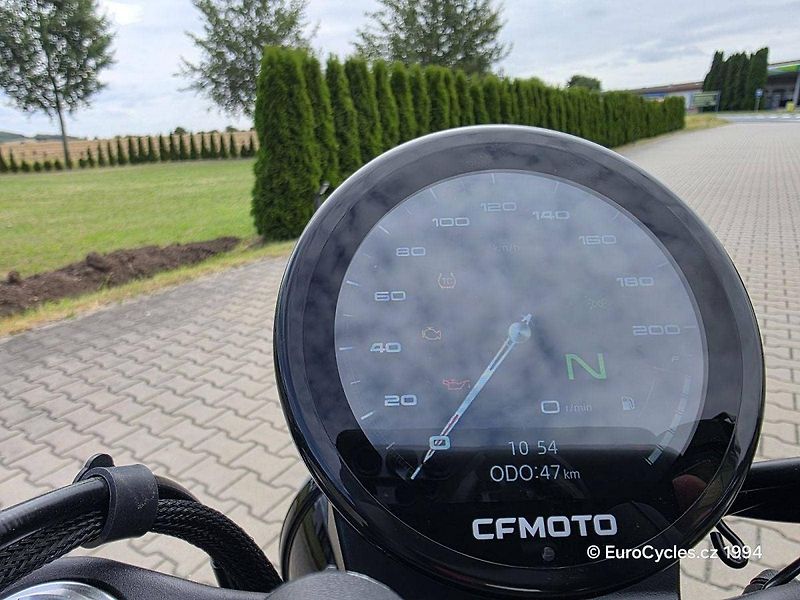 CFMOTO (2025) 450 CL-C Bobber - fotka 11 z 11