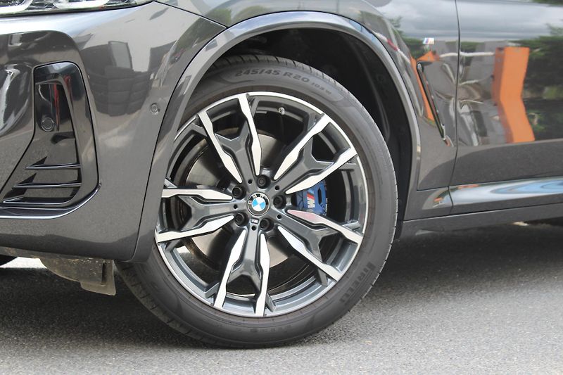 BMW X4 xDrive30d Mpaket - fotka 6 z 28