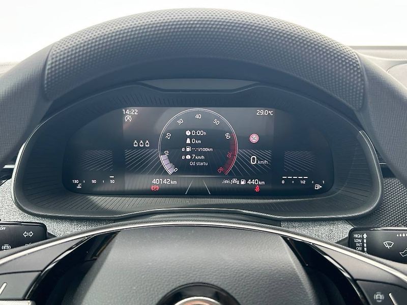 Škoda Kamiq Selection 6MP 1,0TSI - fotka 12 z 22