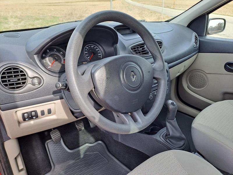 Renault Clio (2007) 1.2 DOLOŽENÉ KM, PĚKNÝ STAV - fotka 9 z 25