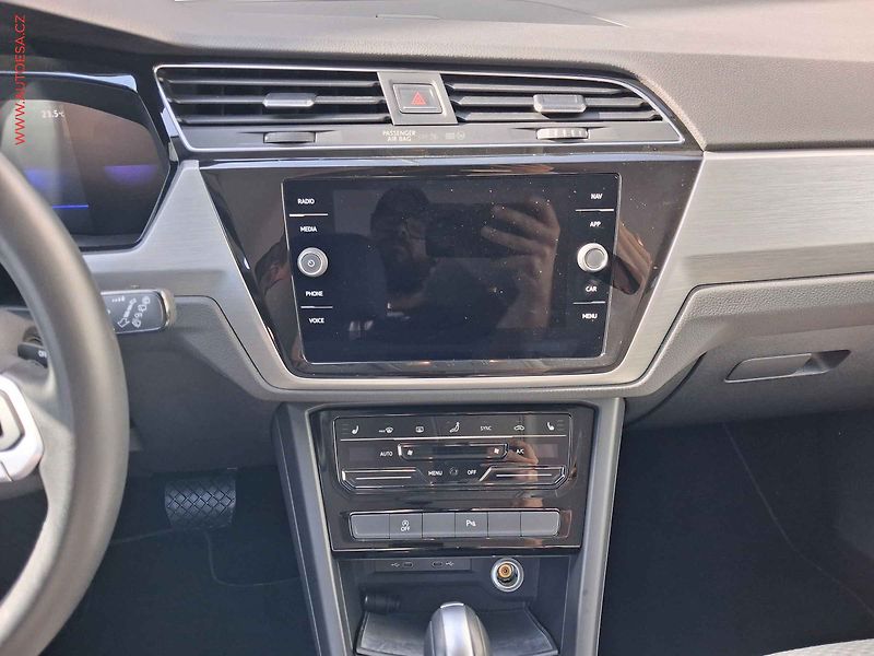 Volkswagen Touran (2024) 2.0 TDi, 2.maj,ČR, DSG, LED - fotka 12 z 20