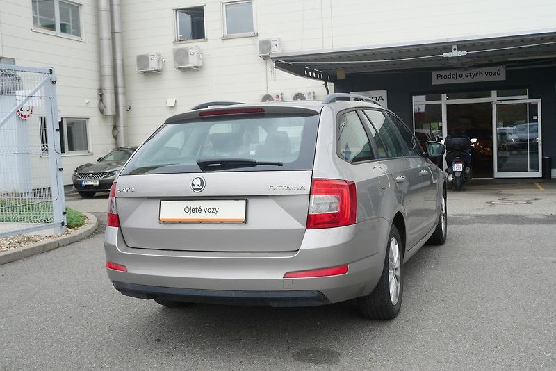 Škoda Octavia - fotka 2 z 6