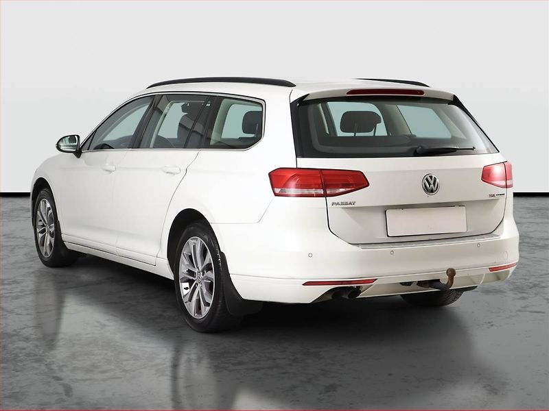 Volkswagen Passat (2017) Comfortline 1.8 TSI, ČR,1.maj - fotka 4 z 21