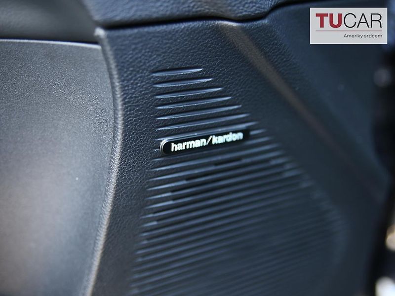 Dodge Challenger (2019) Hellacat 6.2 V8  - fotka 32 z 36