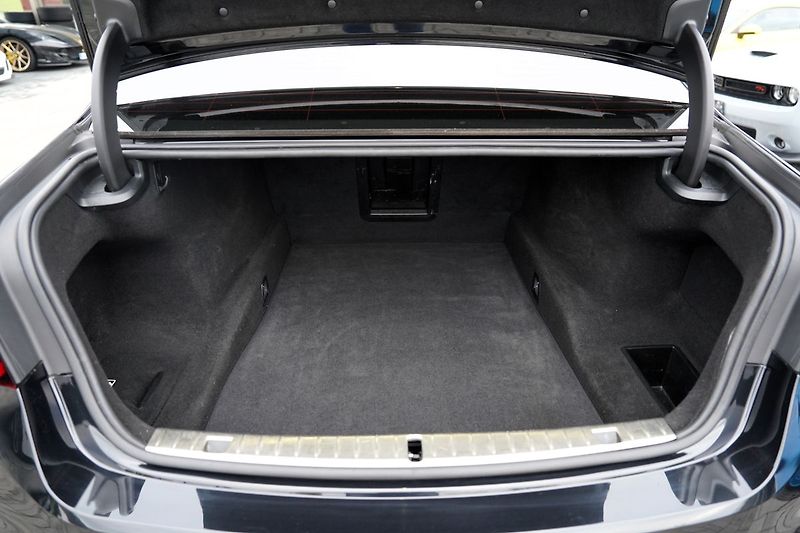 BMW Řada 7 750 Ld xDrive/Laser/M paket/ČR - fotka 12 z 50