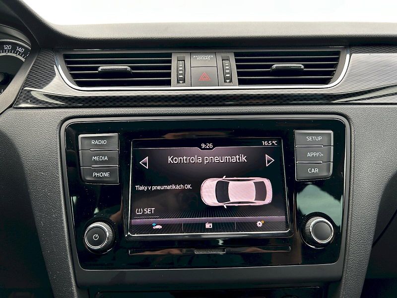 Škoda Rapid (2018) 1.0 TSI 70kW MP5 Monte Carlo - fotka 17 z 32
