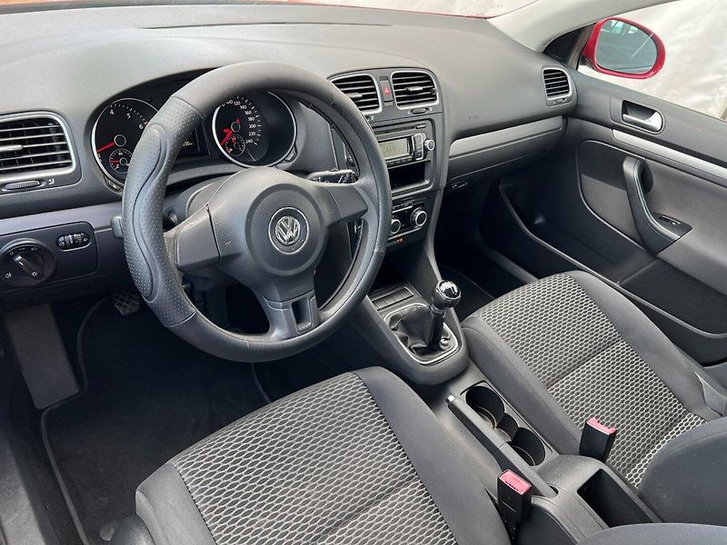 Volkswagen Golf (2010) Variant 1.4 16V 59kW - fotka 12 z 26