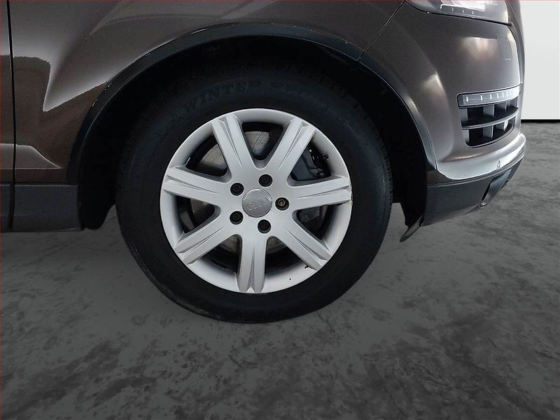 Audi Q7 (2010) S-Line 3.0 TDI, 4X4, Automat - fotka 15 z 21
