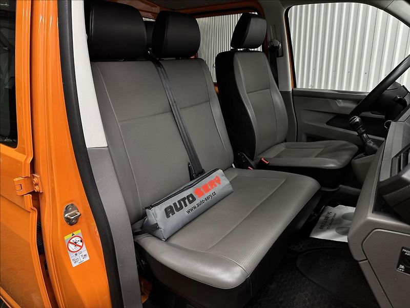 Volkswagen Transporter 2.0TDI DoubleCab TAŽNÉ DPH - fotka 29 z 33