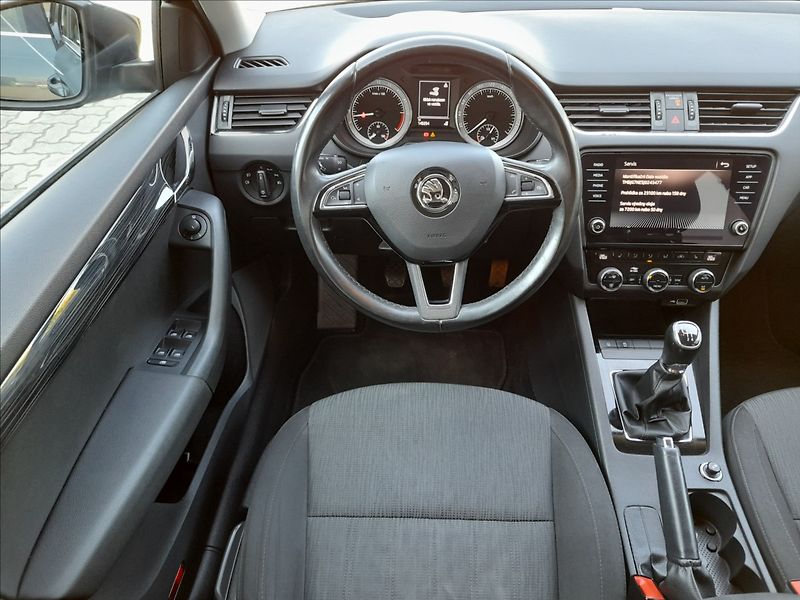 Škoda Octavia 1,6 TDi Style - fotka 10 z 19