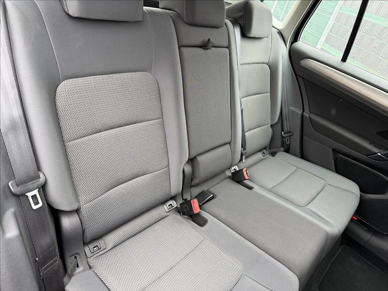 Volkswagen Golf Sportsvan 1.4 TSI Comfortline - fotka 16 z 18