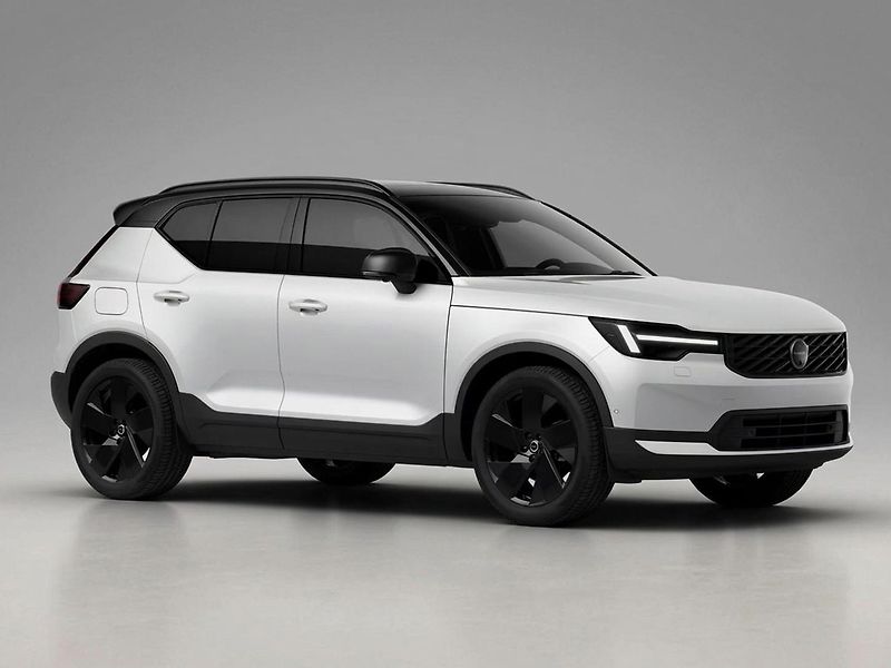 Volvo XC40 (2026) B4 ULTRA BLACK EDITION - fotka 7 z 16