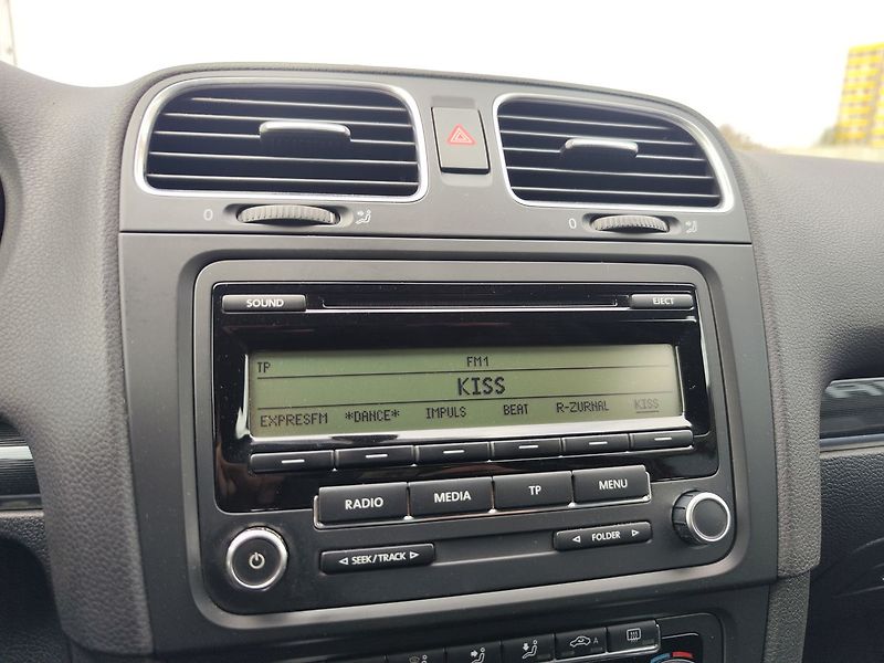Volkswagen Golf 2.0 TSi/155kW GTI ČR 1.Maj. - fotka 15 z 27