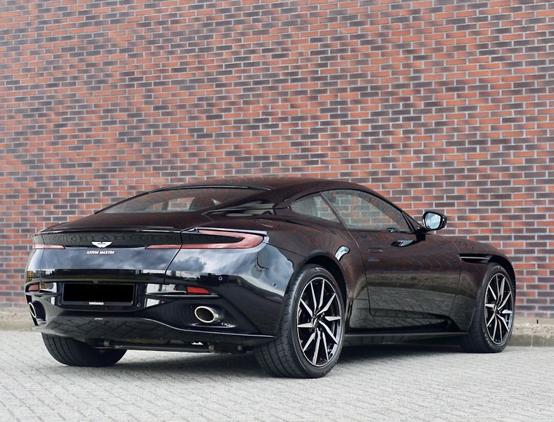 Aston Martin DB11 (2020) 4.0 V8 375KW - fotka 14 z 45