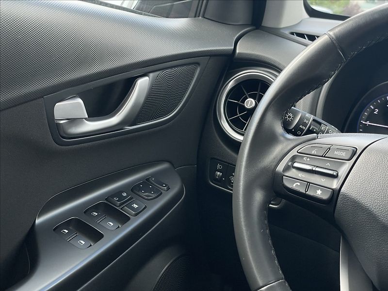 Hyundai Kona 1,0 T-GDI Comfort PDC+AC - fotka 13 z 19