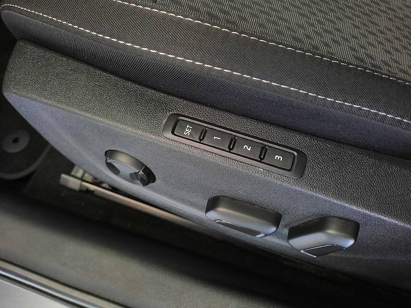 Škoda Octavia (2023) Style Combi 2.0 TDI (110kW/150 - fotka 24 z 27