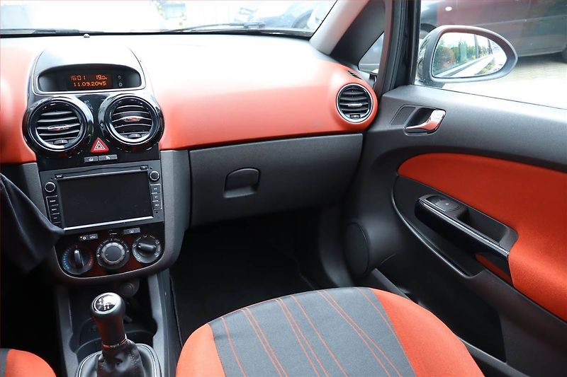 Opel Corsa (2010) 1.2, po STK, slušný stav - fotka 8 z 17