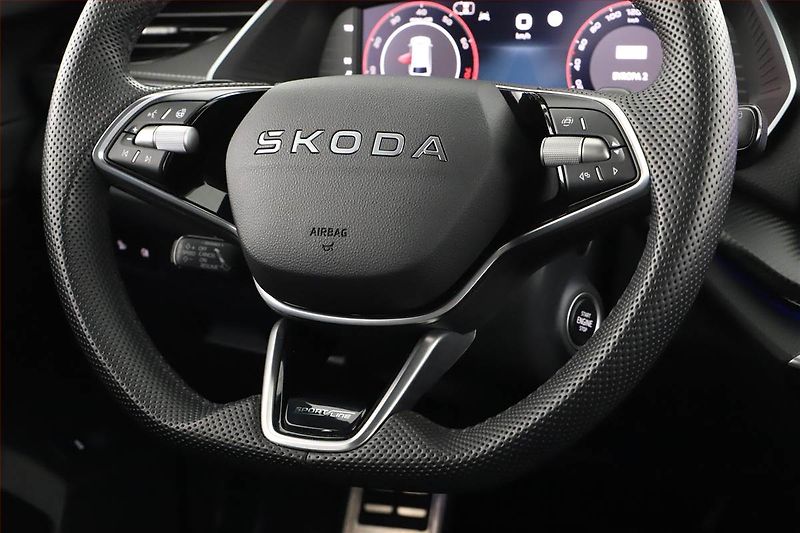 Škoda Octavia (2025) 2.0 TSI, SPORTLINE, KEYLESS - fotka 20 z 23