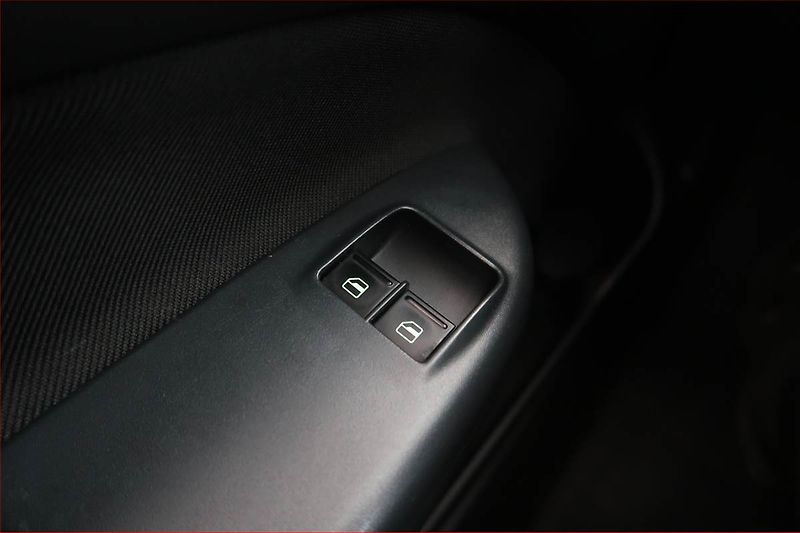 Škoda Octavia (2013) 1.6 TDI, po STK, pěkný stav - fotka 14 z 14