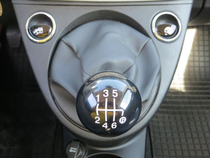 Fiat 500 1,0 Mild Hybrid Cult ČR - fotka 15 z 23